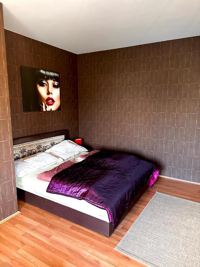 Velvet Motel Hegyeshalom Exterior photo